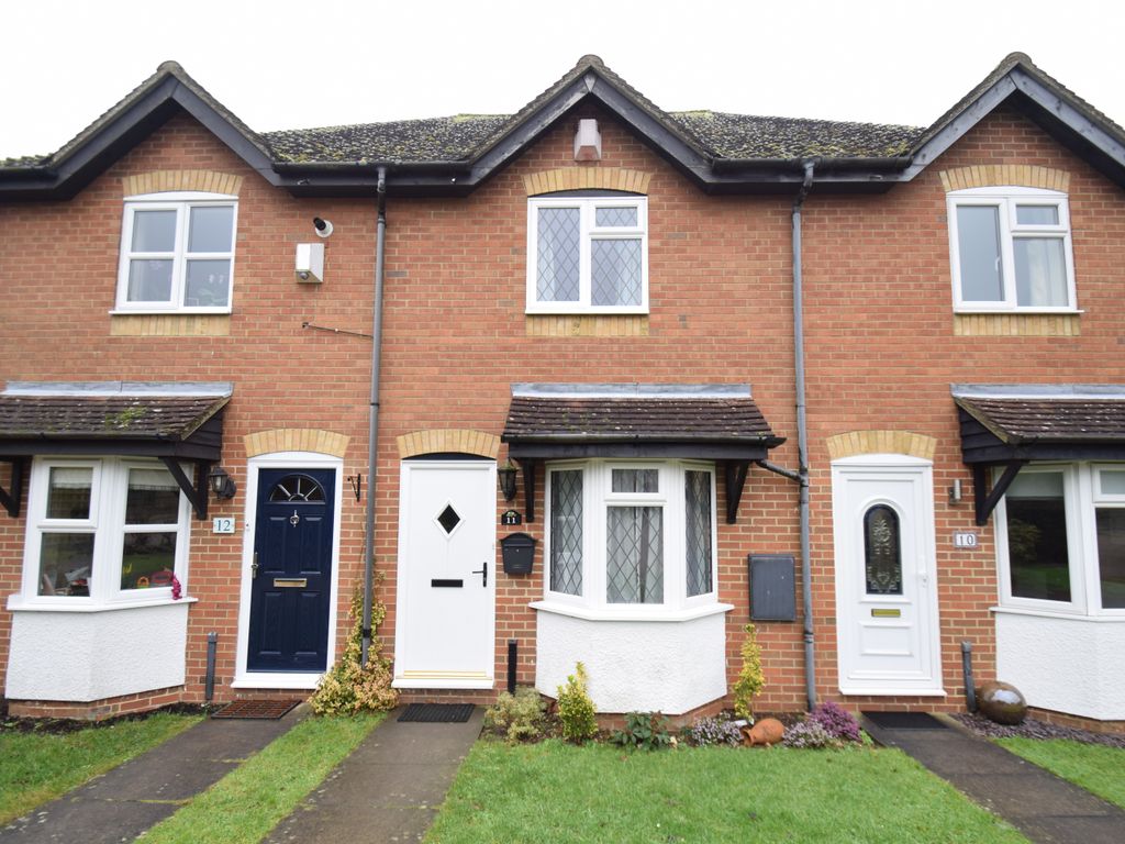 2 bed terraced house to rent in Gardens Close, Stokenchurch, High