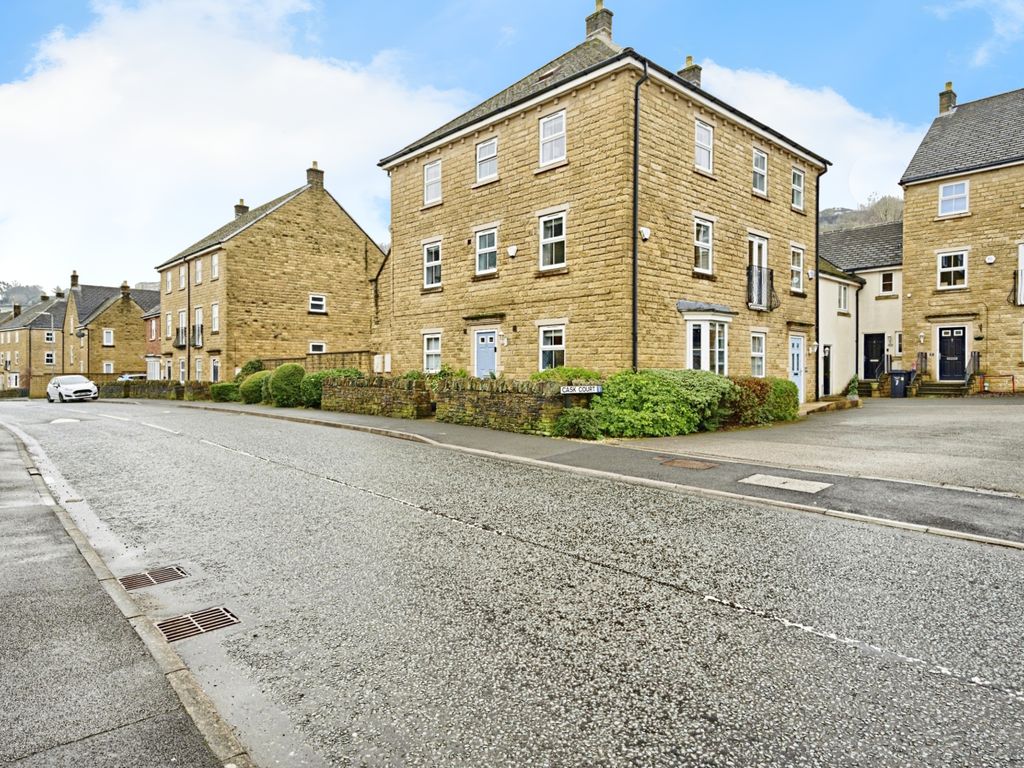 4 bed semidetached house for sale in Ovenden Wood Road, Halifax, West
