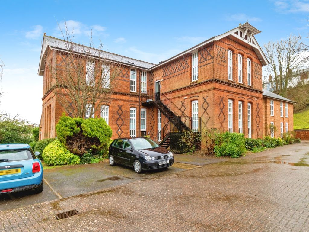 3 bed flat for sale in Elm Road, Winchester SO22, £450,000 Zoopla