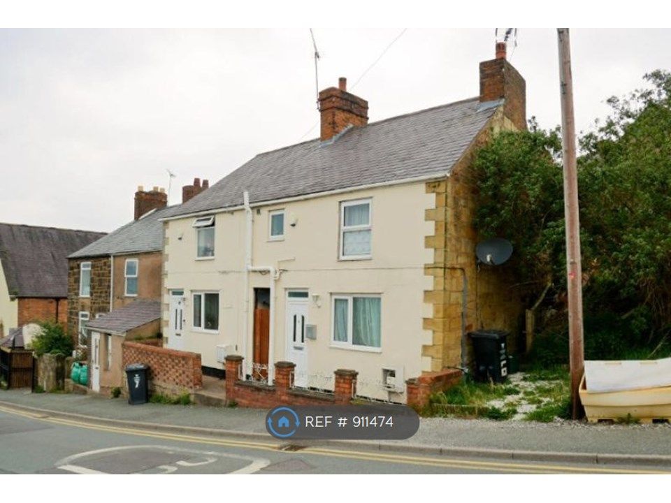 2 bed semidetached house to rent in Hill Street, Cefn Mawr, Wrexham