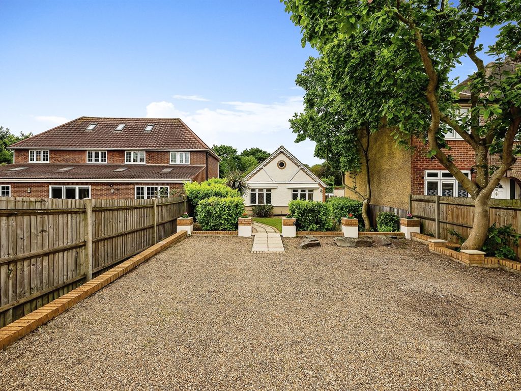 3 bed detached bungalow for sale in Bath Road, Slough SL1, £535,000 Zoopla