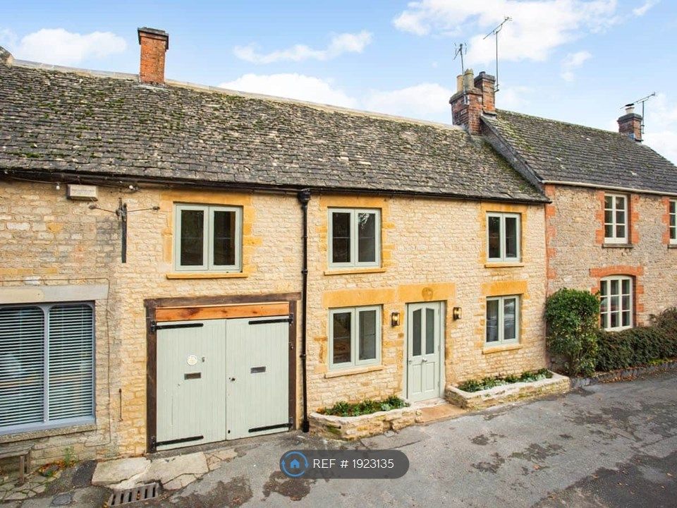 2 bed terraced house to rent in Wraggs Row Stow On The Wold