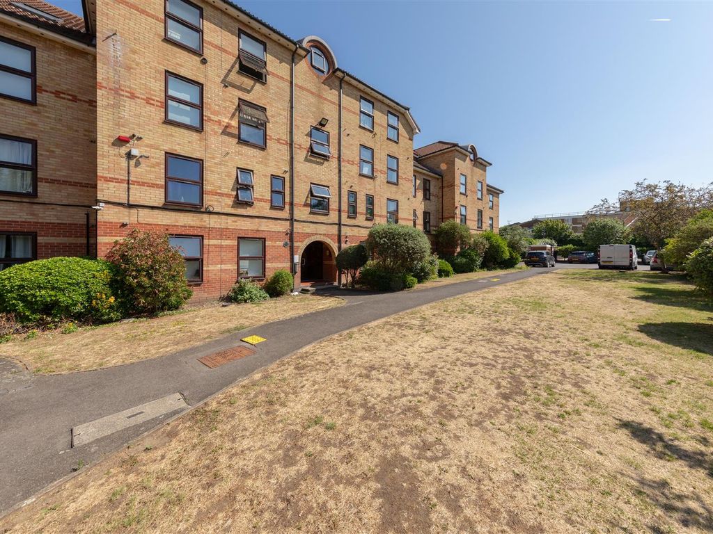 1 bed flat to rent in Forest Road, London E17 Zoopla
