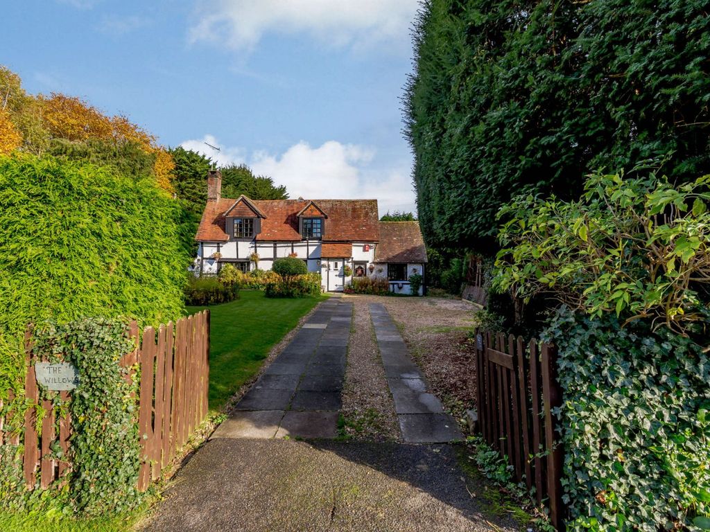 3 bed detached house for sale in Mill Lane, Ashington, Pulborough RH20