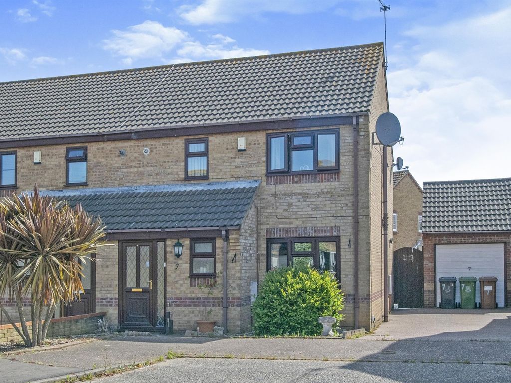 3 bed semidetached house for sale in Sorrel Road, Bradwell, Great