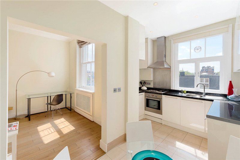 2 bed flat to rent in Stanhope Gardens, South Kensington, London SW7