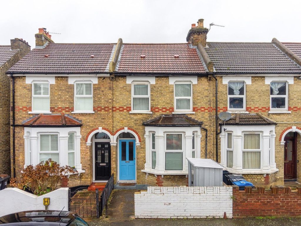 3 bed terraced house for sale in Hurlstone Road, London SE25, £550,000