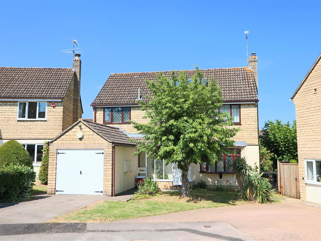 4 bed detached house for sale in Rathmore Close, Cheltenham