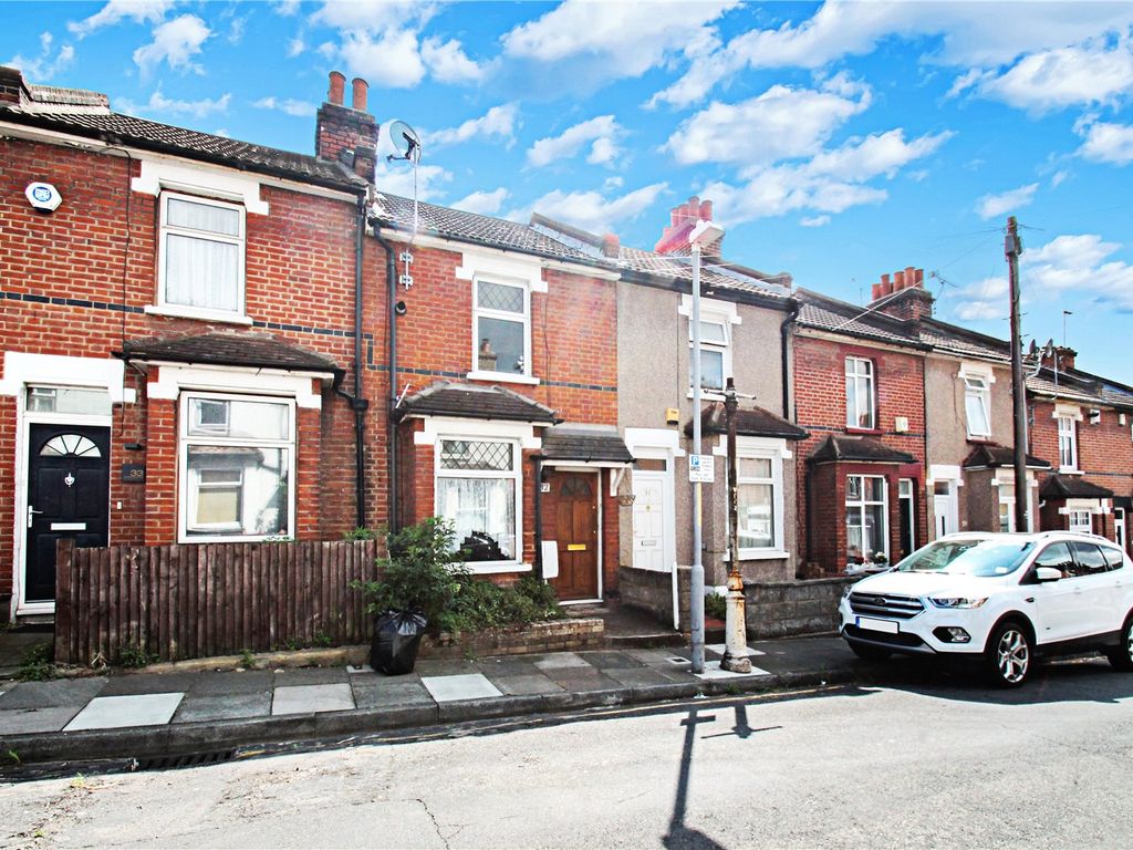 2 bed terraced house to rent in Wingfield Road, Gravesend, Kent DA12, £