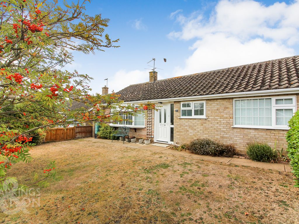 3 bed detached bungalow for sale in Snows Hill, Chedgrave, Norwich NR14