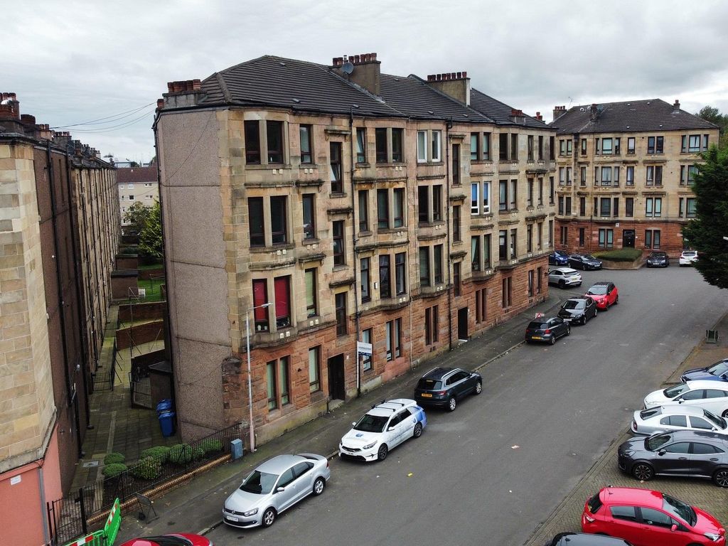 2 bed flat to rent in 21 Harcourt Drive, Dennistoun, Glasgow G31, £895