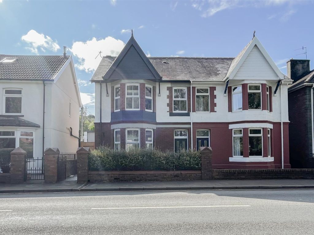 4 bed semidetached house for sale in Blackwood Road, Pontllanfraith