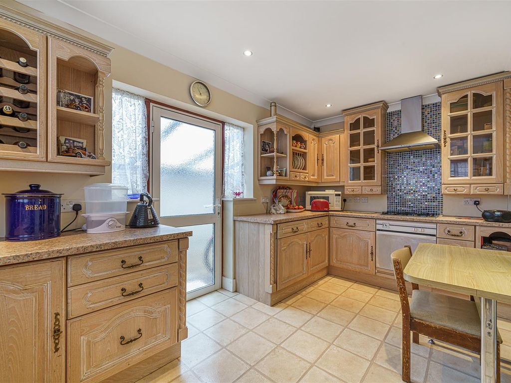 3 bed cottage for sale in Maple Road, Penge SE20 Zoopla