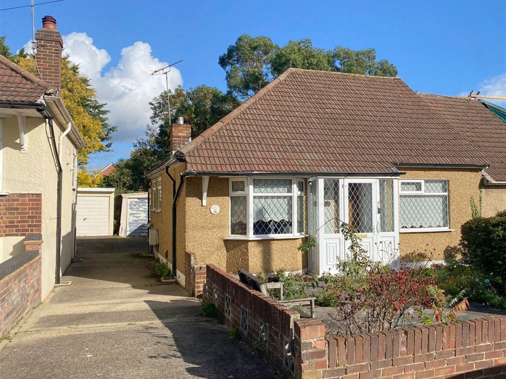 2 bed semidetached bungalow for sale in Merlin Gardens, Collier Row