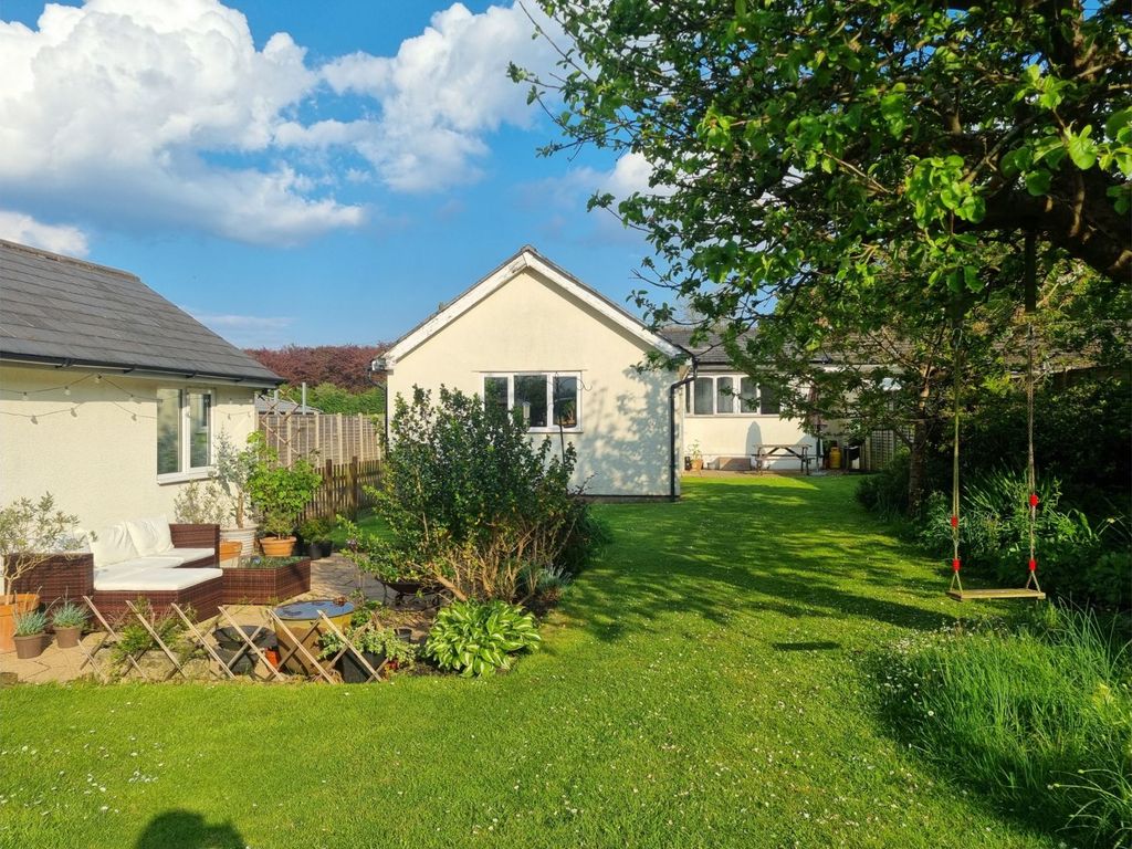 4 bed semidetached bungalow for sale in Ashgrove Avenue, Bristol BS8