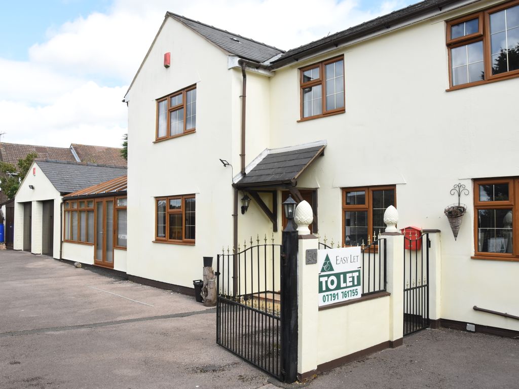 3 bed detached house to rent in Dockham Road, Cinderford GL14, £1,150