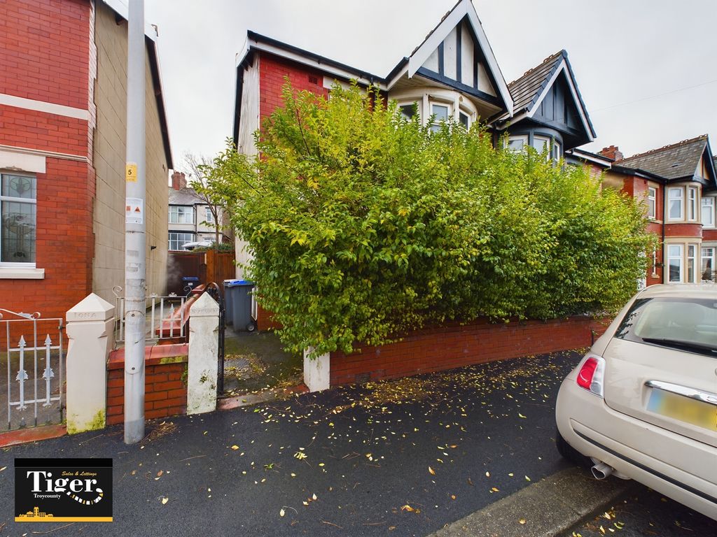3 bed semidetached house for sale in Leckhampton Road, Blackpool FY1