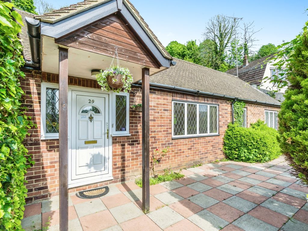 3 bed detached house for sale in Crescent Road, Caterham, Surrey CR3, £