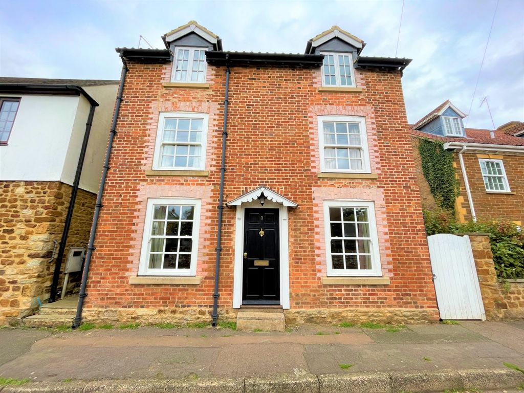 3 bed detached house to rent in Lodge Road, Little Houghton