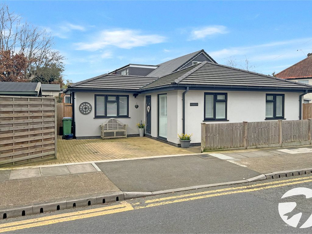 1 bed bungalow for sale in Danson Lane, South Welling, Kent DA16, £