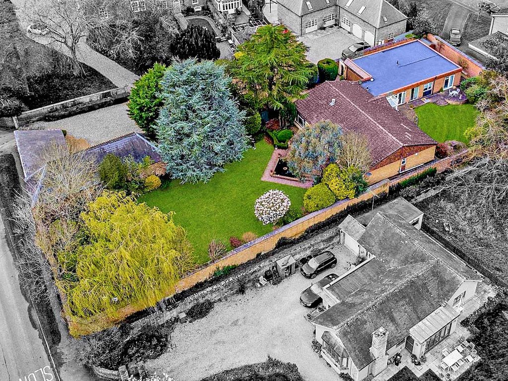 6 bed detached bungalow for sale in Rectory Lane, Milton Malsor