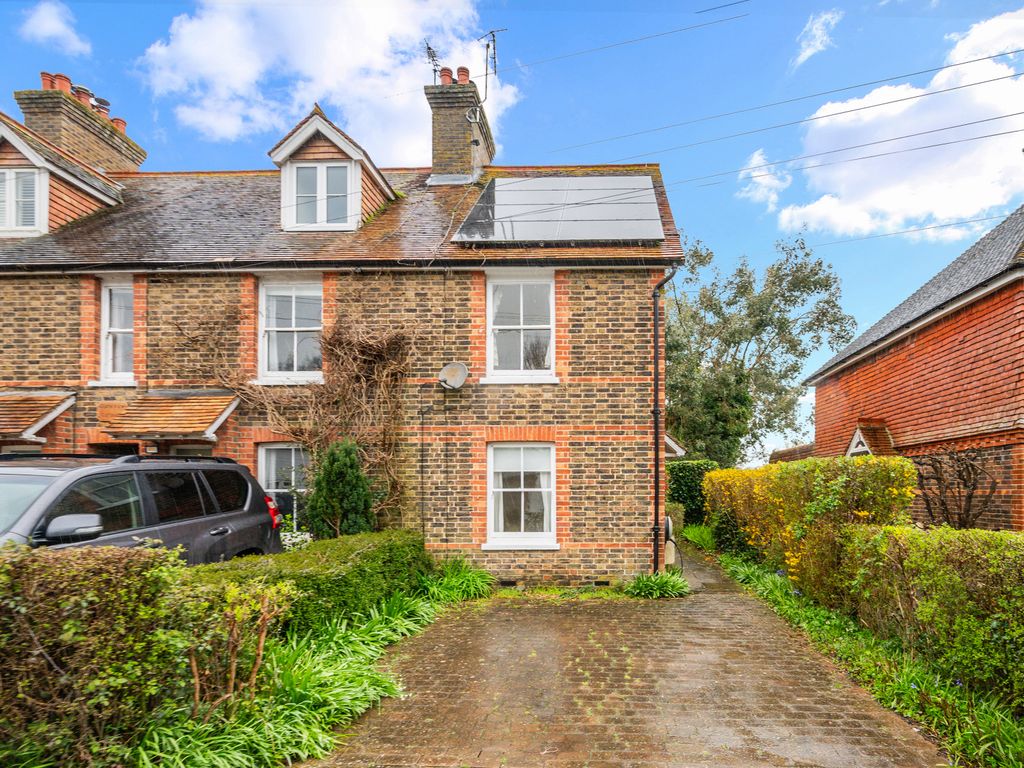 2 bed cottage to rent in Marsh Green Road, Marsh Green, Edenbridge TN8