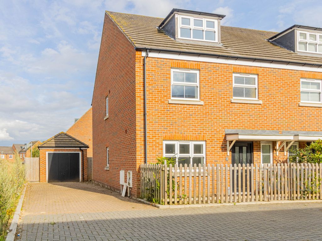 4 bed town house for sale in Dove Court, Stanway CO3, £390,000 Zoopla
