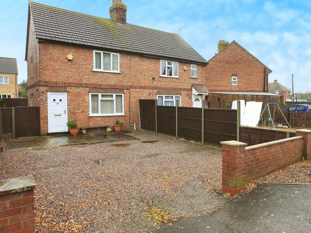 3 bed semidetached house for sale in Cloot Drove, Crowland
