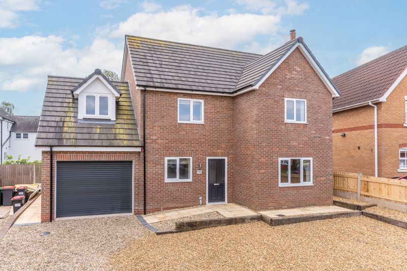 4 bed detached house for sale in Ivy House Paddocks, Telford TF1, £