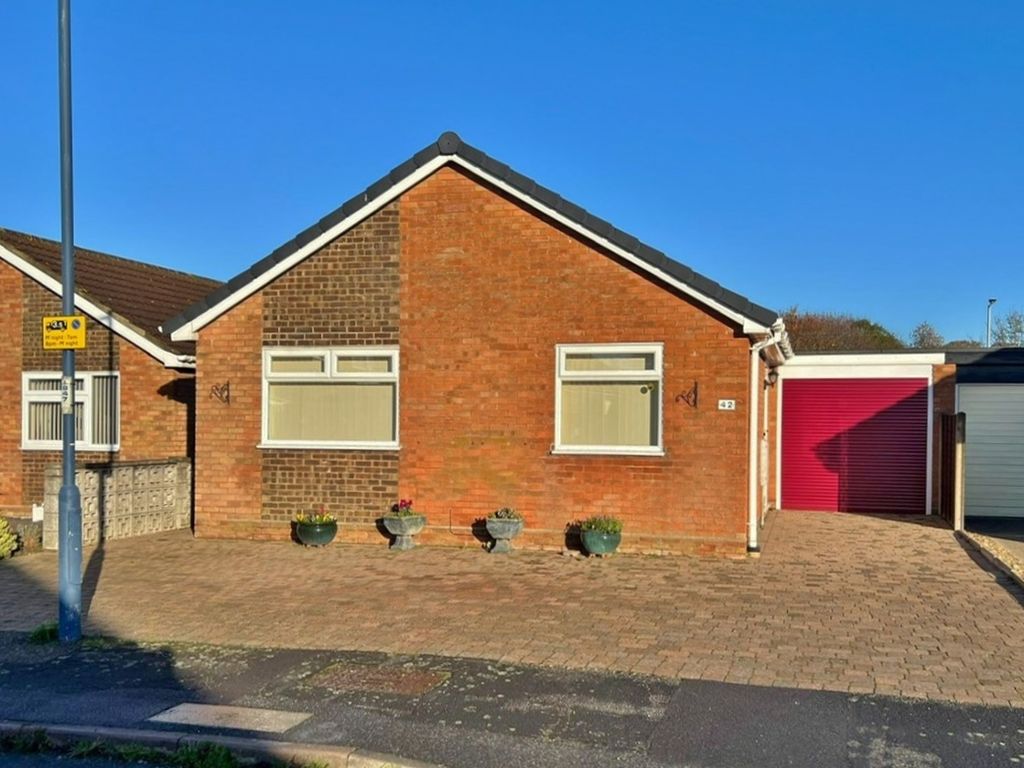2 bed detached bungalow for sale in Glenfield Avenue, Felixstowe IP11