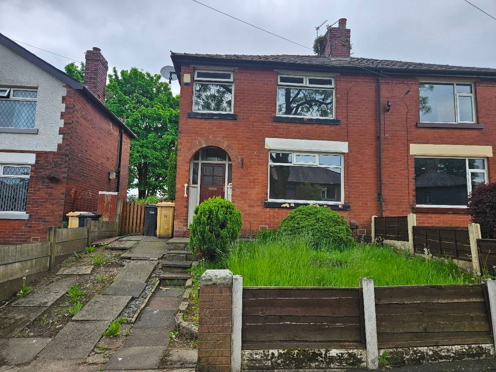 3 bed semidetached house to rent in Carnation Road, Farnworth, Bolton