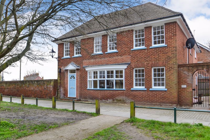 1 bed flat for sale in Cross Lane, Milton Regis, Sittingbourne ME10