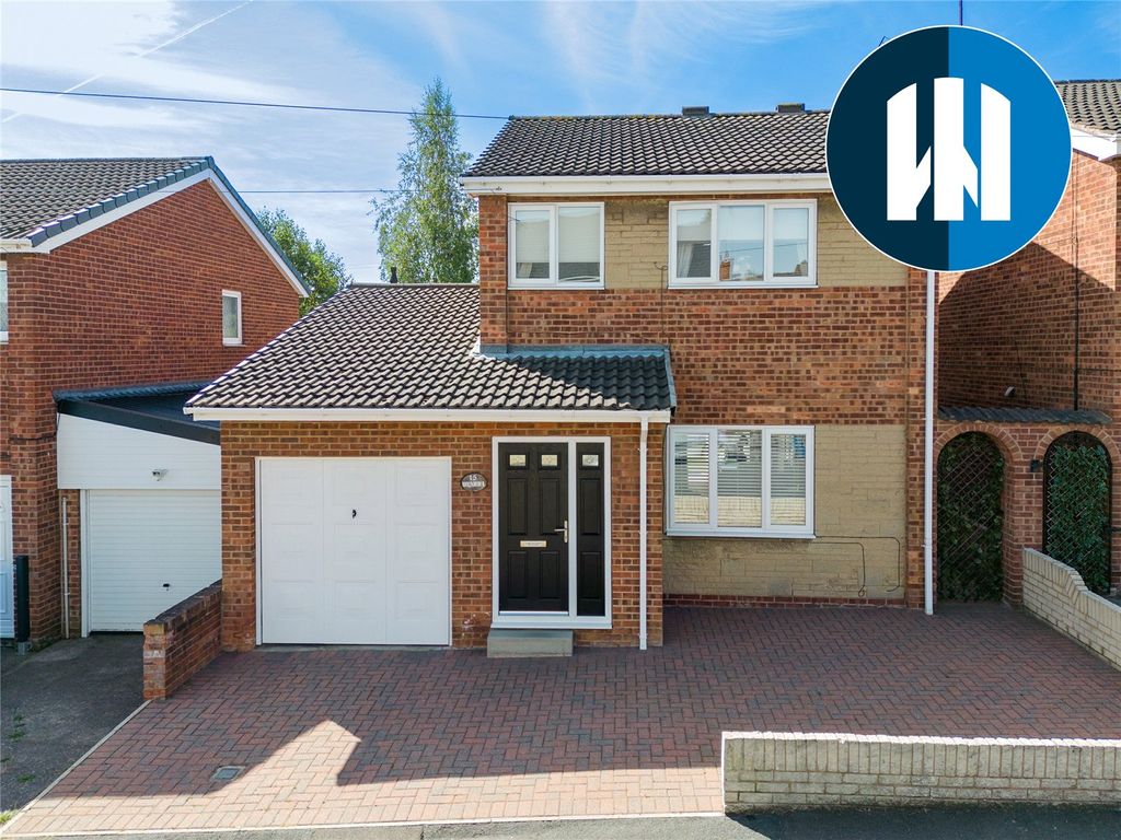 3 bed detached house for sale in South Street, Hemsworth, Pontefract, West Yorkshire WF9 Zoopla