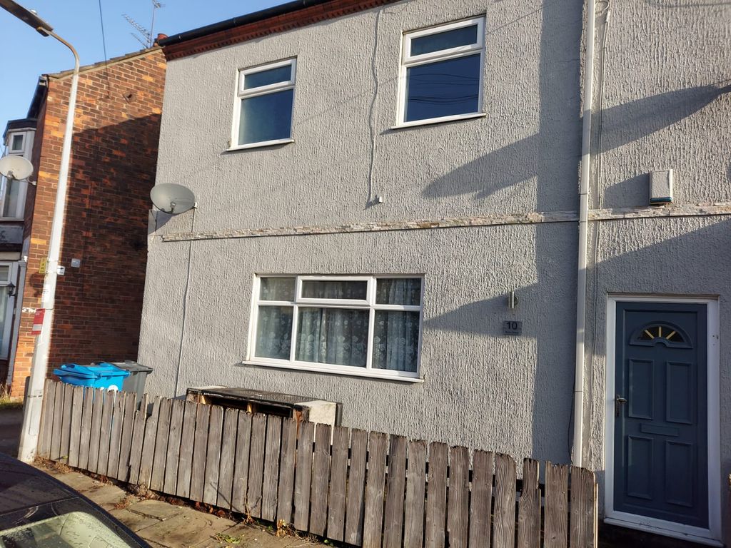 2 bed end terrace house for sale in Dene Street, Hull HU9, £100,000