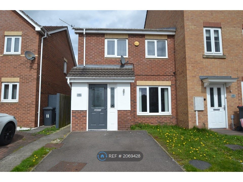 3 bed end terrace house to rent in Longfield Avenue, Nottingham NG8, £