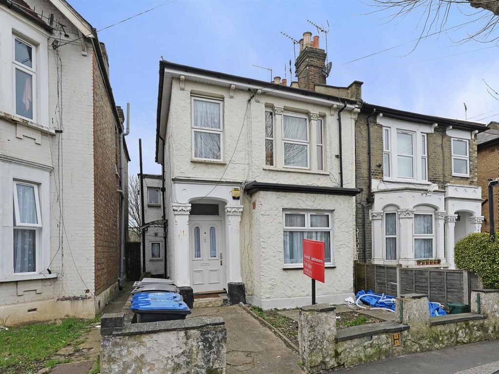 3 bed flat for sale in Bruce Road, London NW10 Zoopla