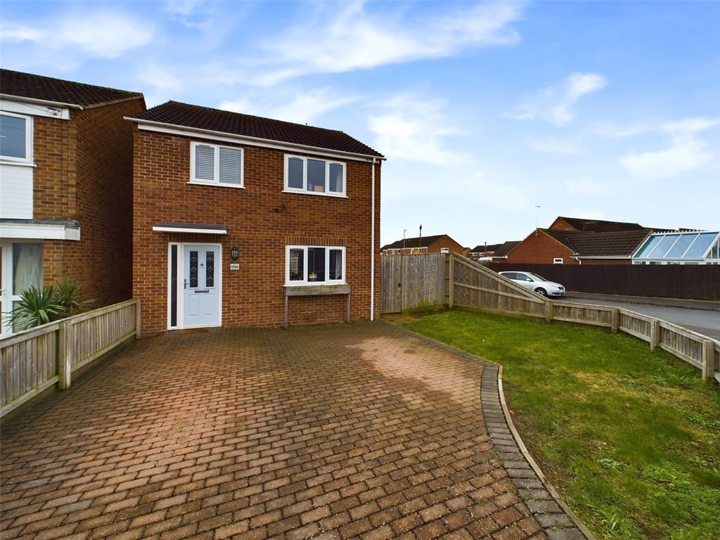 3 bed detached house for sale in Fieldcourt Gardens, Quedgeley
