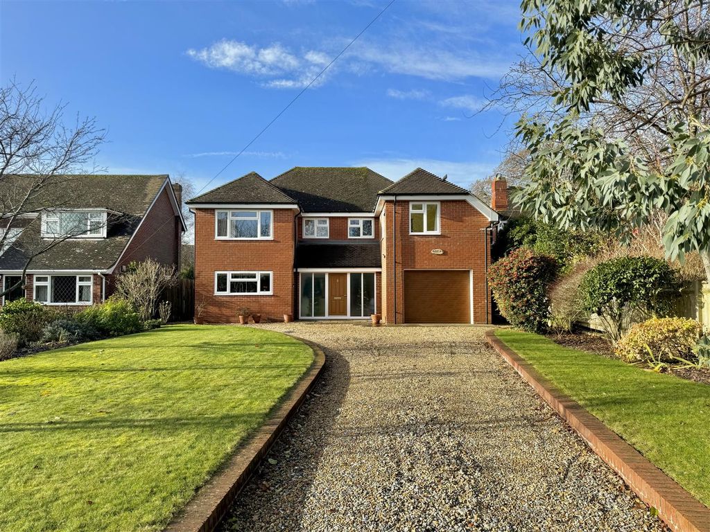 4 bed detached house for sale in The Avenue, Gosport PO12, £850,000