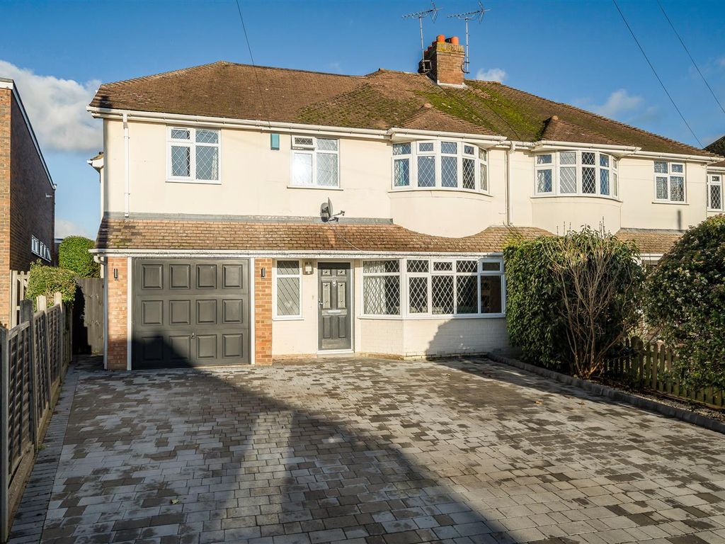 5 bed semidetached house for sale in Manor Rise, Bearsted, Maidstone