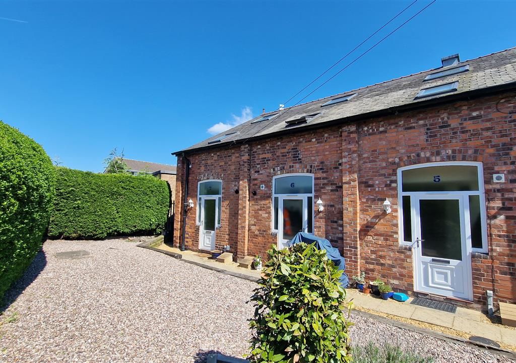 2 bed mews house to rent in Armstrong Hall Mews, Wharton Road, Winsford