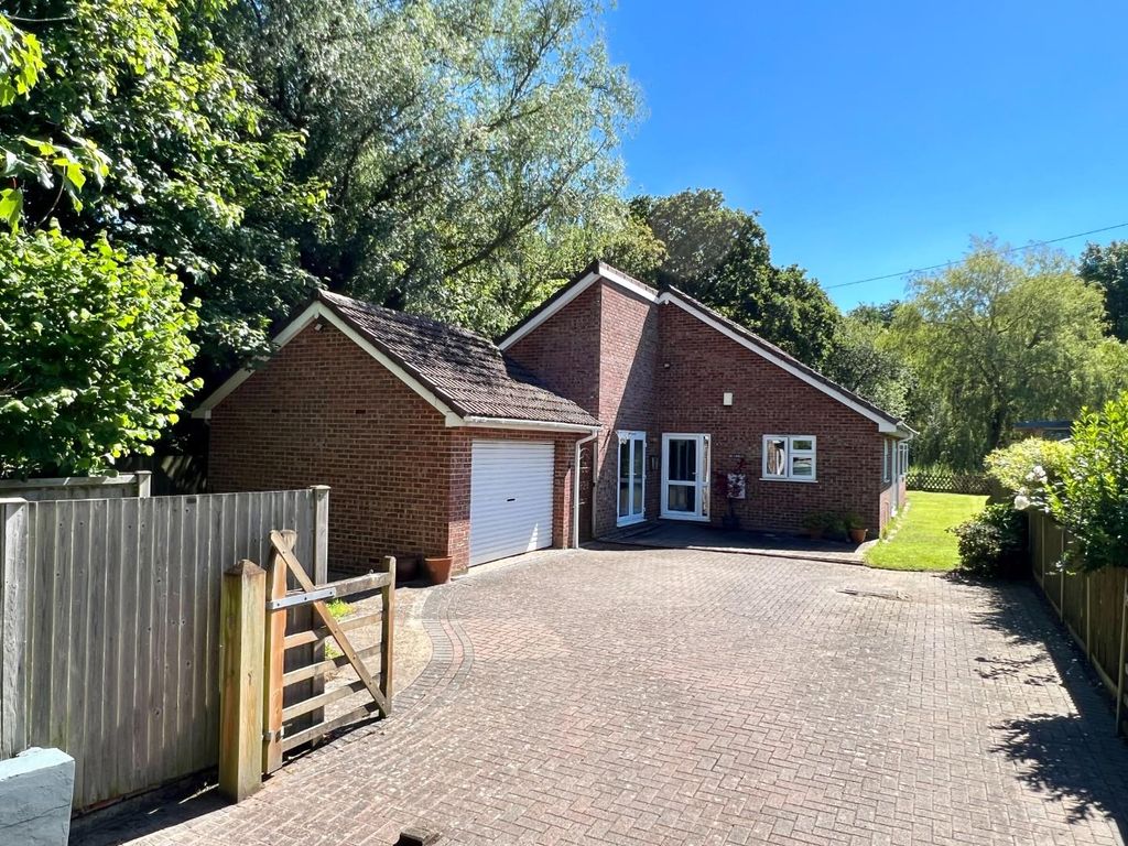 3 bed detached bungalow for sale in Stone Street, Stanford, Ashford