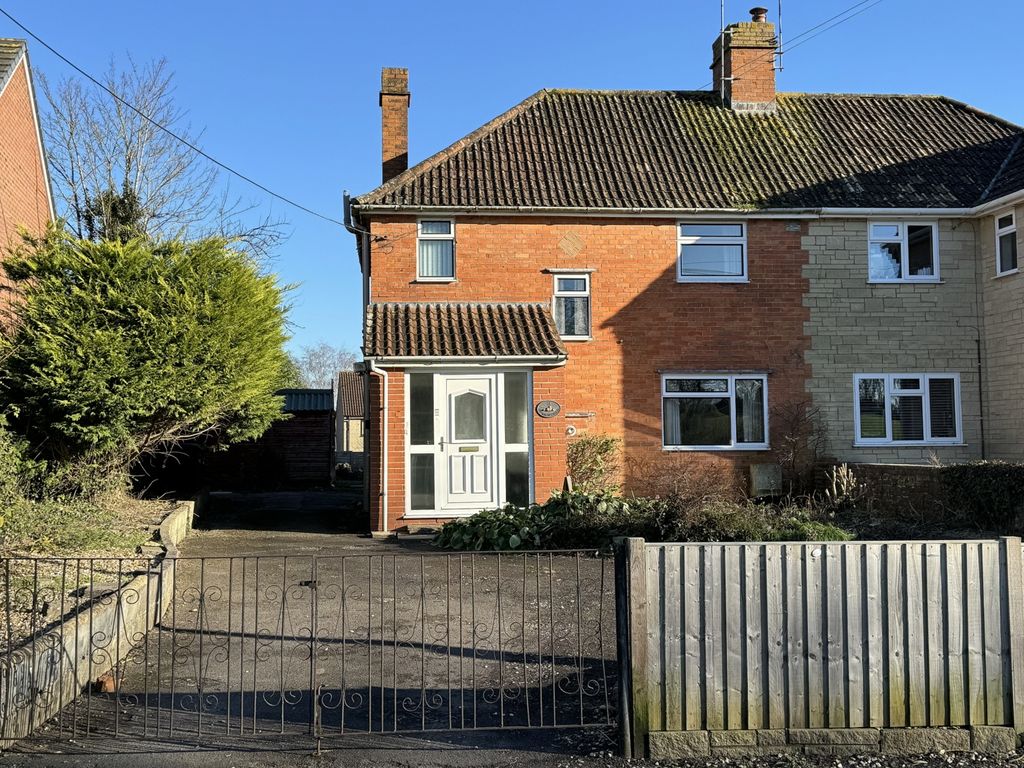 3 bed semidetached house for sale in Bruton, Somerset BA10, £300,000