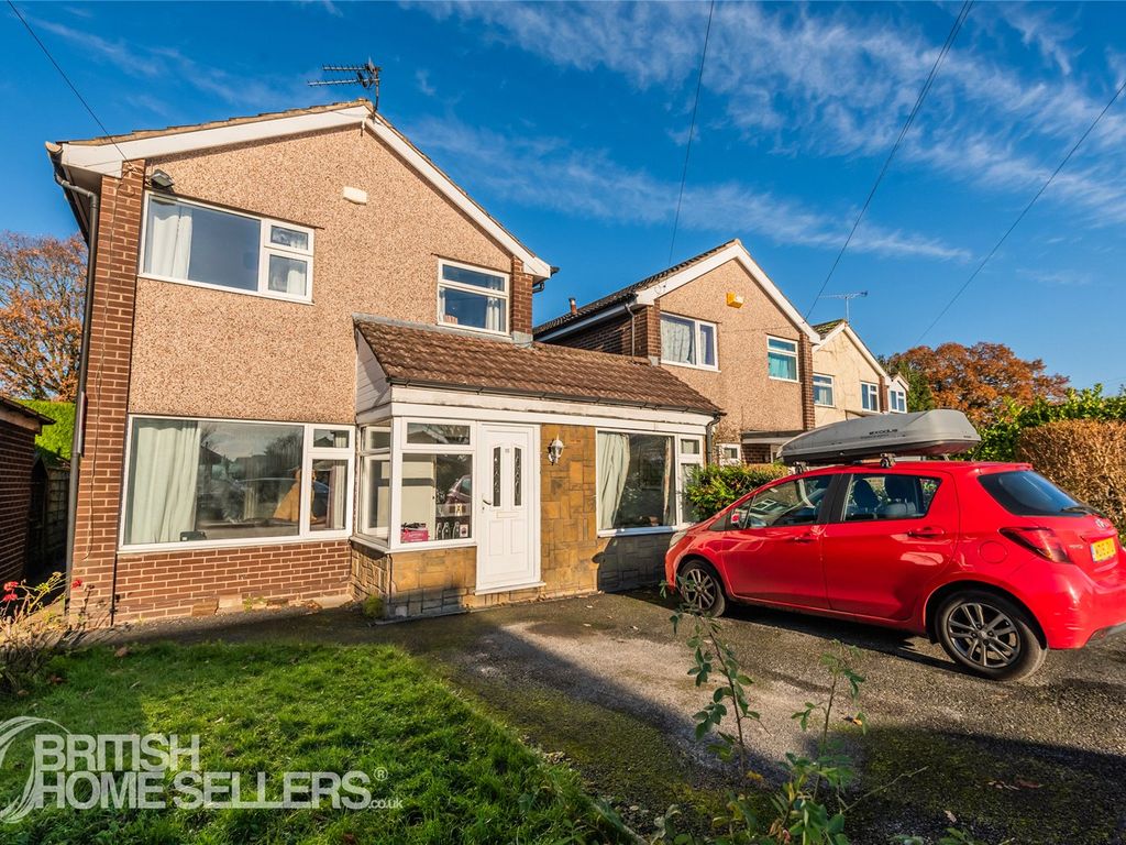 3 bed detached house for sale in Grebe Close, Poynton, Stockport