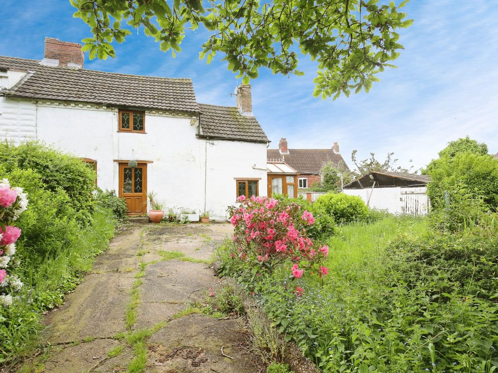 2 bed cottage for sale in Crow Hill, The Common, Baddesley Ensor CV9, £