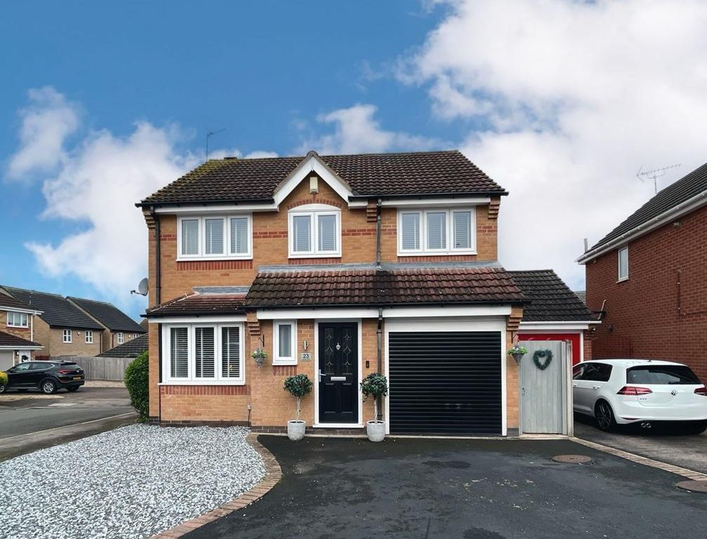 4 bed detached house for sale in Leveret Drive, Whetstone, New To