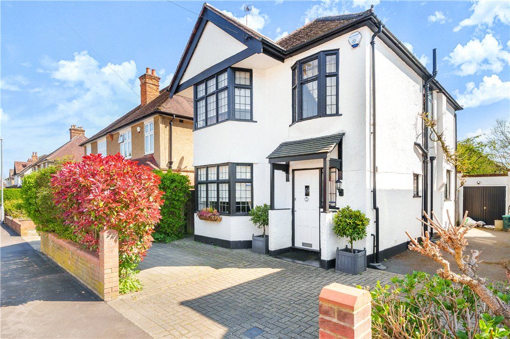 3 bed detached house for sale in Myrtle Avenue, Ruislip, Middlesex HA4