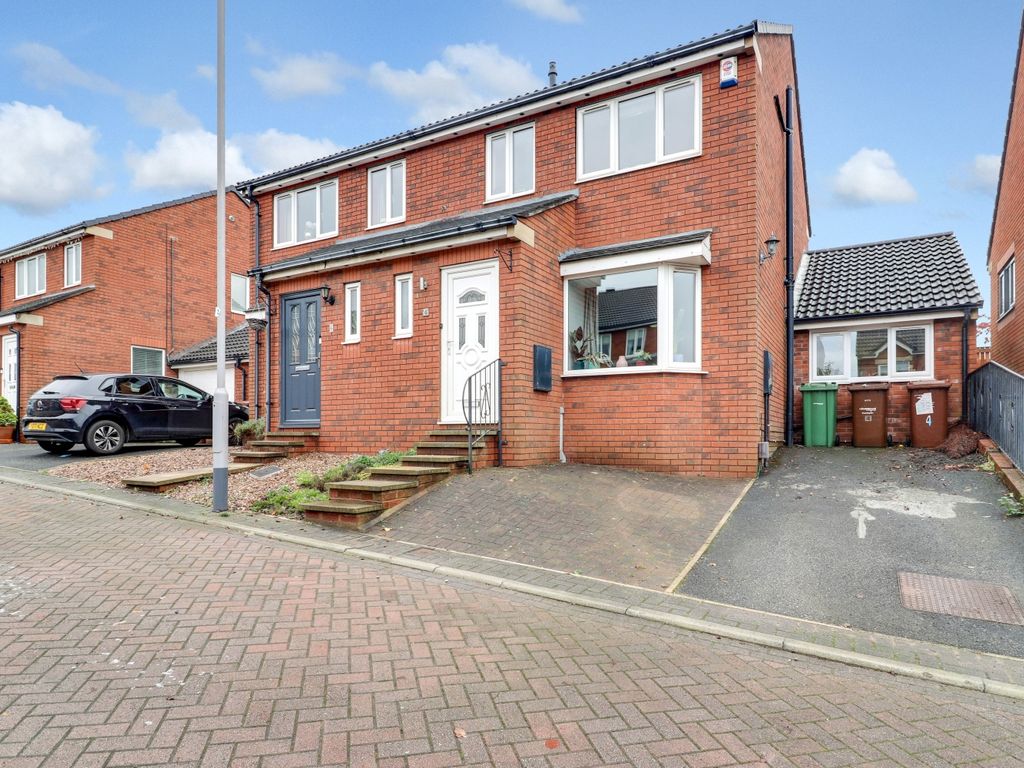 3 bed semidetached house for sale in Manor Crest, Crigglestone