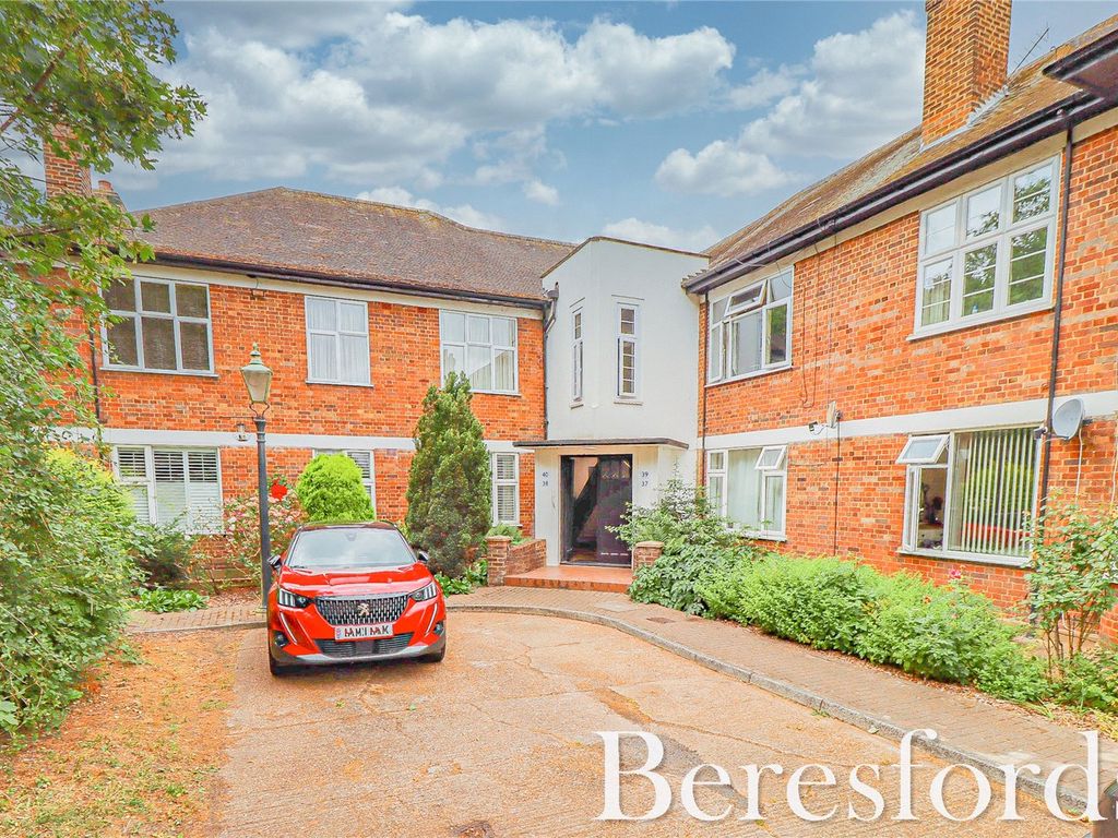 2 bed flat for sale in Corbets Tey Road, Upminster RM14, £345,000 Zoopla