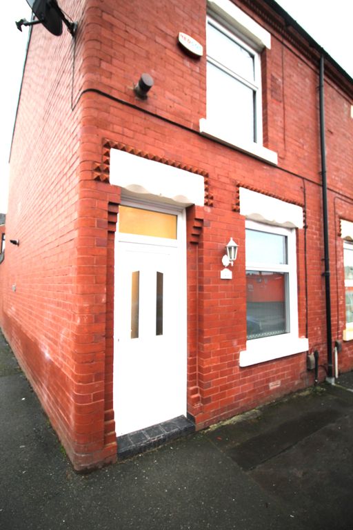 2 bed end terrace house to rent in Kara Street, Salford M6, £975 pcm