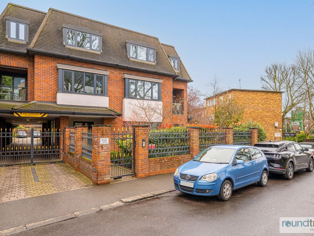2 bed flat for sale in Ashley Lane, London NW4, £440,000 Zoopla